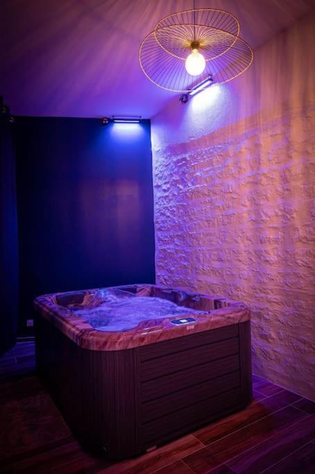 Love Room Spa Privatif Villefranche-sur-Saone Exterior photo